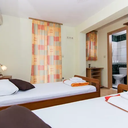 بيت ضيافة Jadran Ciovo 3*