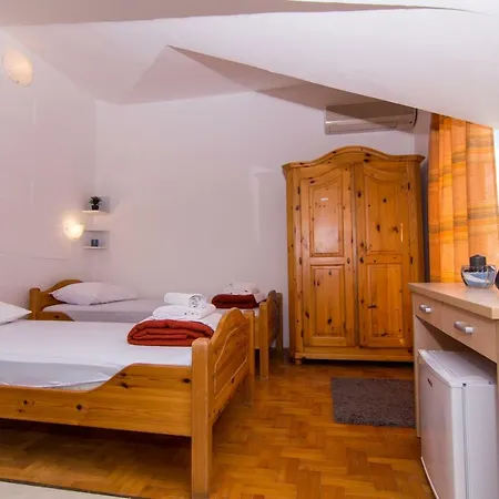 بيت ضيافة Jadran Ciovo 3*