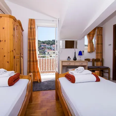 بيت ضيافة Jadran Ciovo 3*