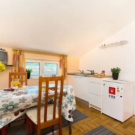 بيت ضيافة Jadran Ciovo 3*